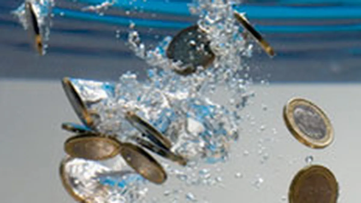 Vara asta leul intra la apa. Ajunge cursul la 5 lei/euro pana vineri?