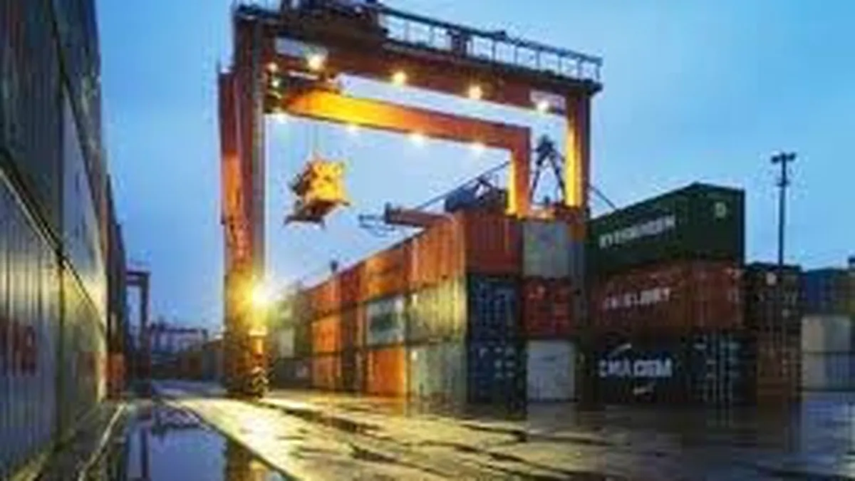 Exporturile si importurile au scazut cu peste 6% in iunie