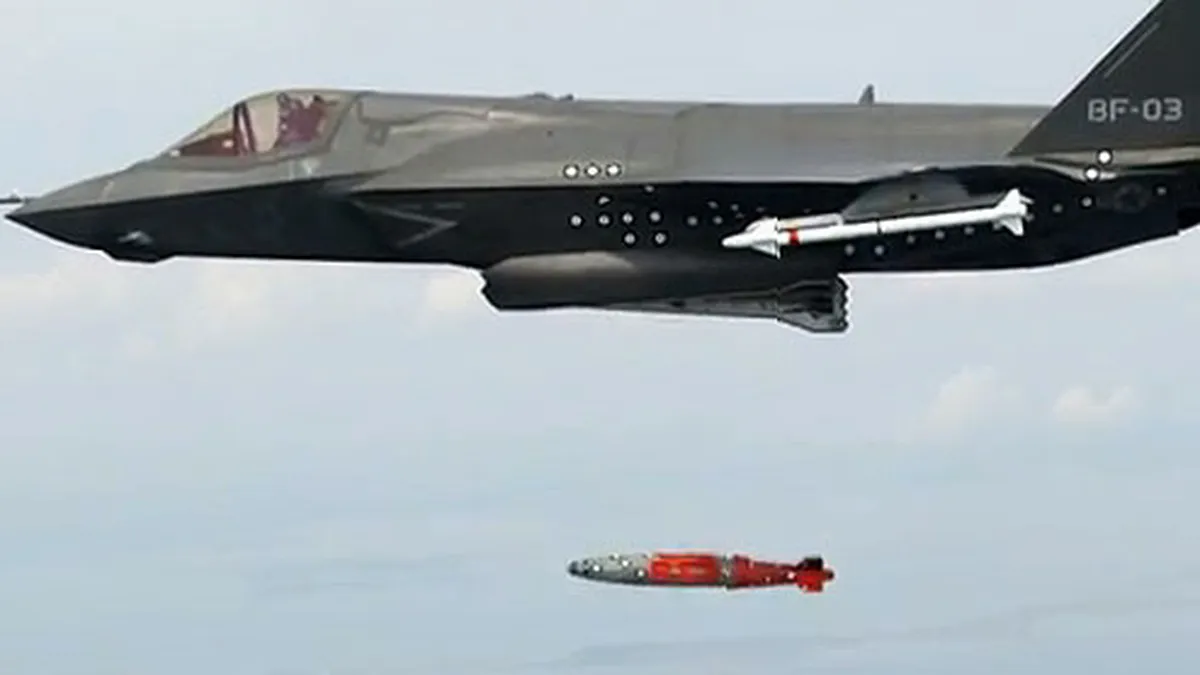 Aeronava F-35 a testat o bomba inteligenta in Atlantic (Video)