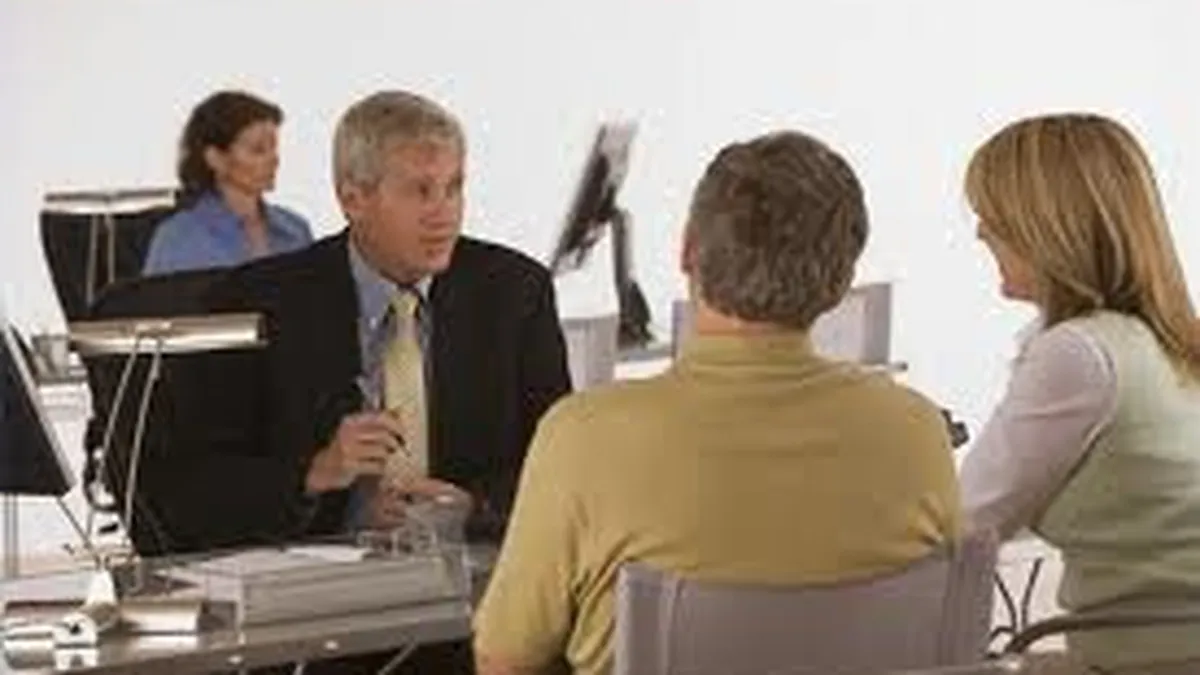 Banca Italo Romena ofera credite pentru finantarea studiilor superioare