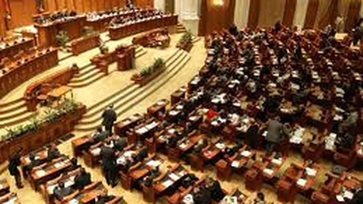 Hotararea CCR, citita in Parlament. Traian Basescu revine la Cotroceni dupa publicarea in MO