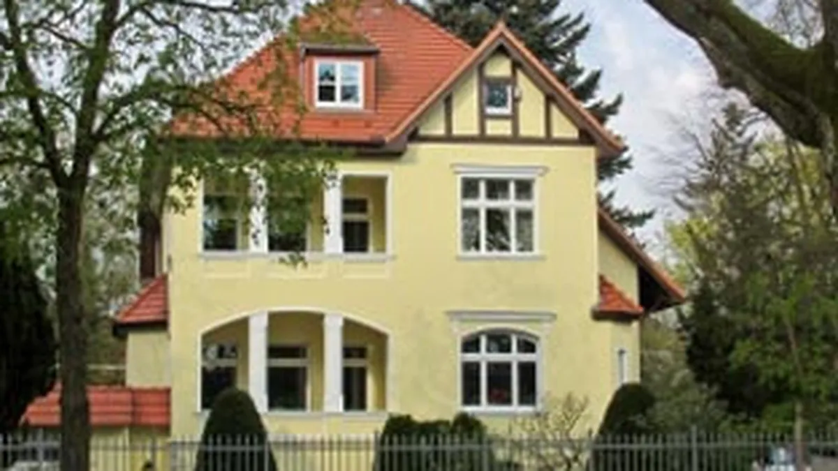 Sute de romani care si-au cumparat case in Ungaria vor sa le vanda