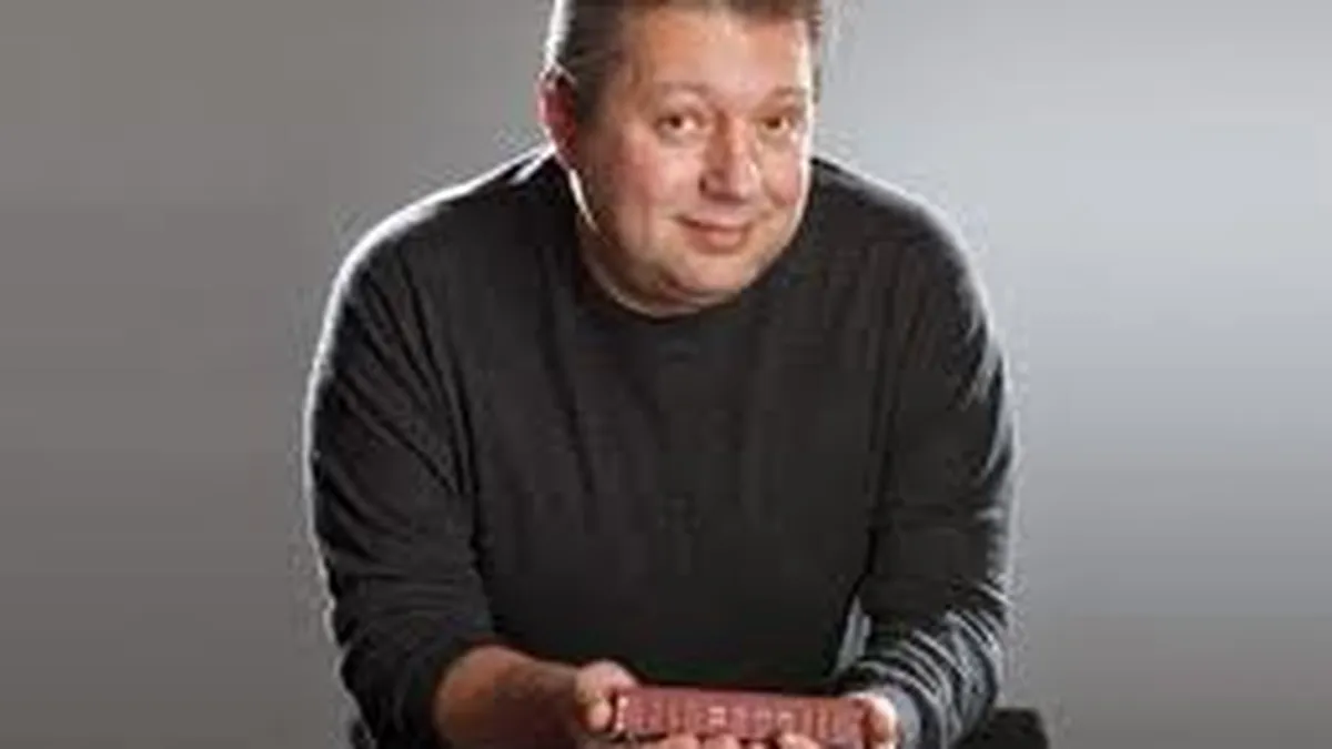 Patriciu ii vinde lui Burci Adevarul Holding