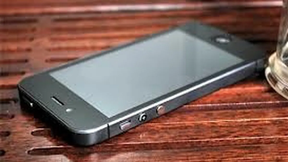Apple ar putea fi data in judecata daca va comercializa iPhone 5 in China