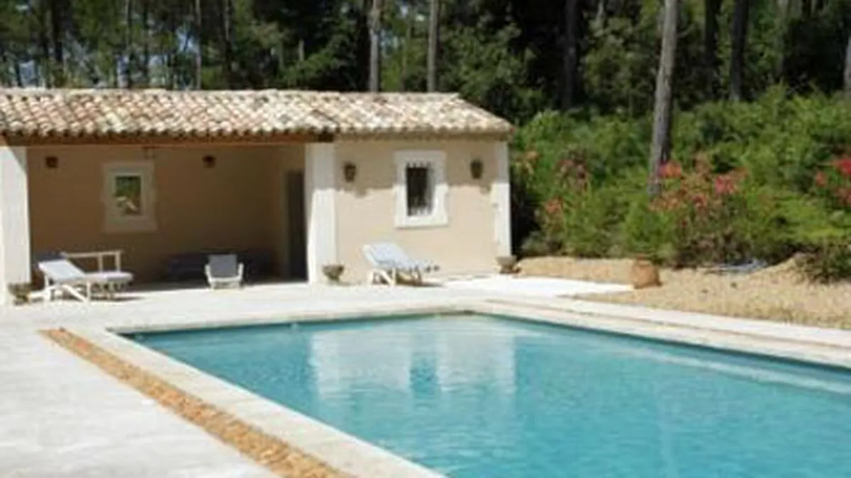 Oficial ANAF: Piscinele ar fi trebuit sa fie deja impozitate