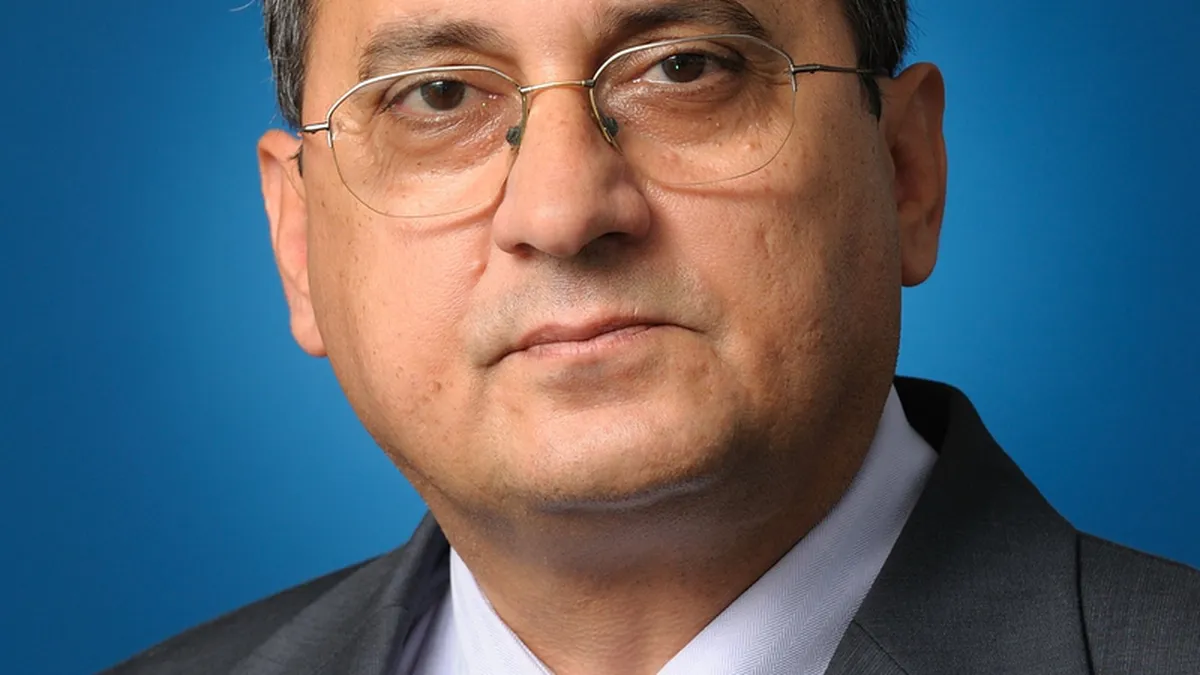 Un fost presedinte al Curtii Constitutionale, cooptat intr-o firma de avocatura de business