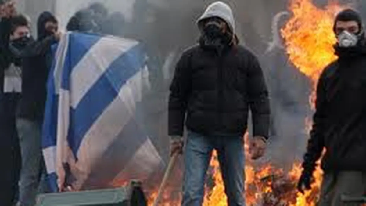 Proteste de amploare in Grecia: Peste 120 de manifestanti retinuti