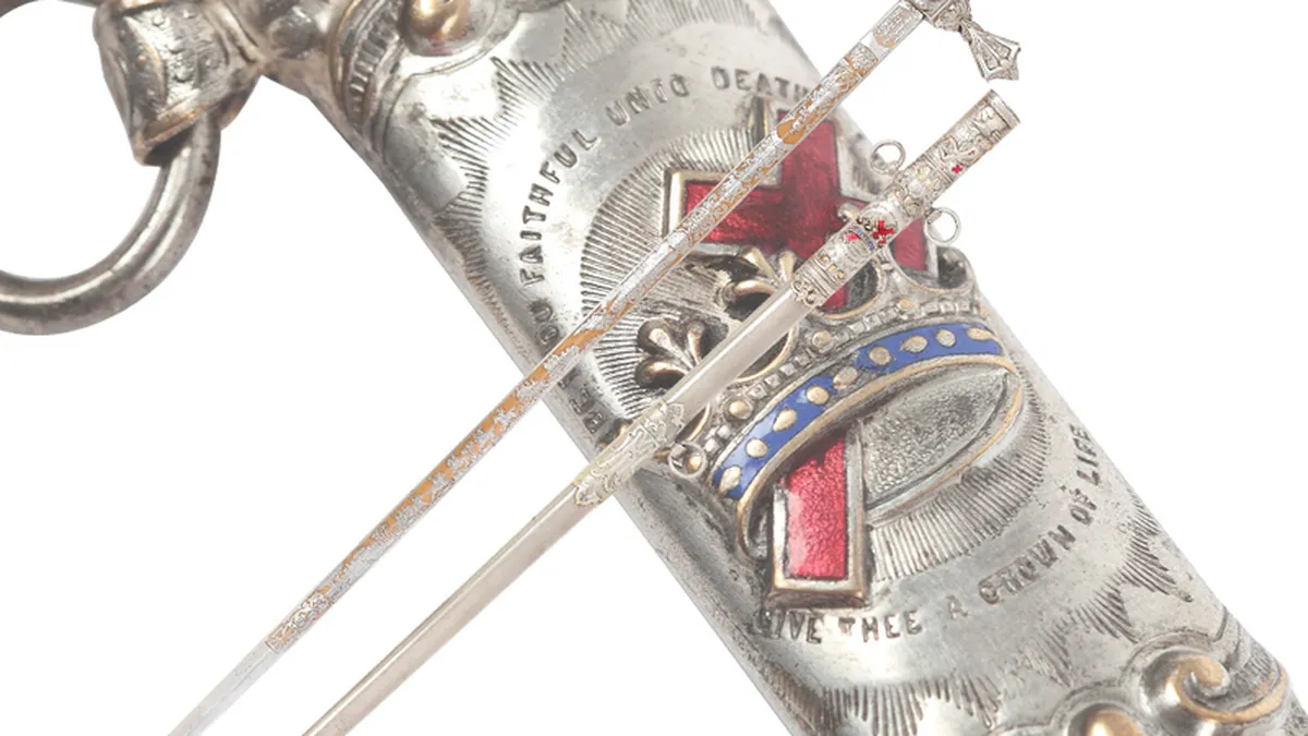 Licitatie neobisnuita: Revista Playboy din 1969, sabii masonice, un document secret al Vaticanului (Galerie Foto)