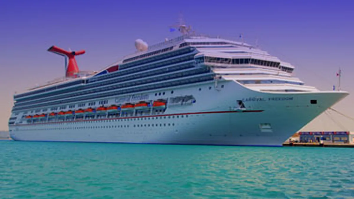 Croazierele se vand mai bine si mai ieftin. Cererea romanilor pentru pachetele de lux a crescut