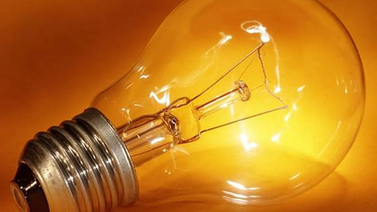 Grecia: 30.000 de familii raman lunar fara curent pentru neplata facturilor