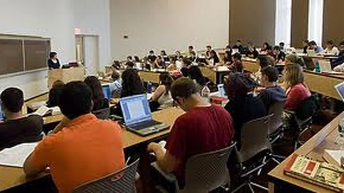 Guvernul vrea sa acorde studentilor zi libera pe 10 decembrie