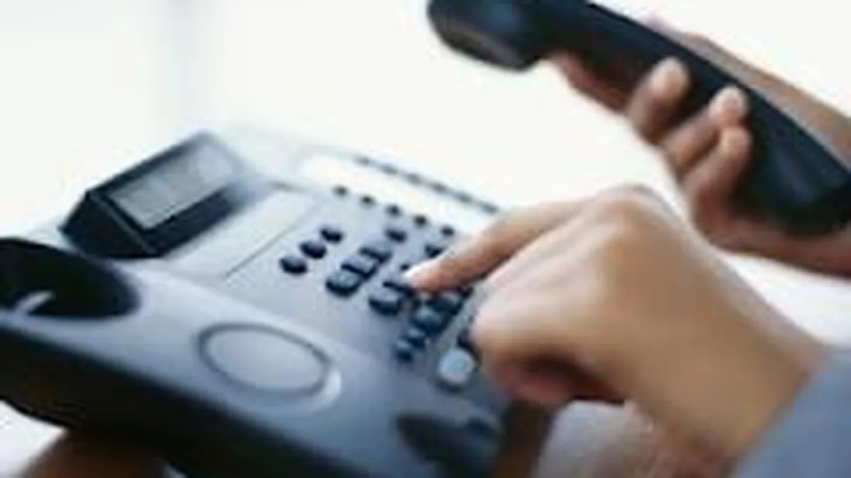 Telecomunicatiile au crescut usor in primul semestru. Telefonia fixa a tras cifrele in jos