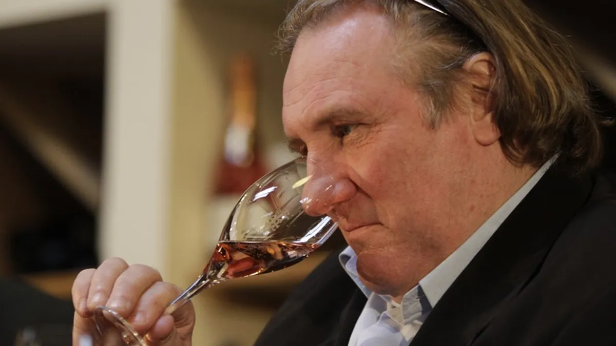 Gérard Depardieu a primit pasaport rus de la Vladimir Putin