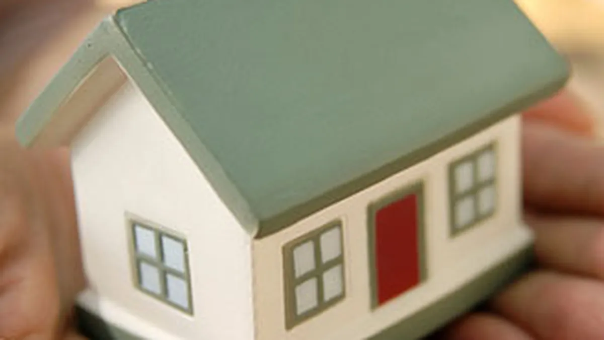 Executarea silita a datornicilor defavorizati social, amanata 2 ani?