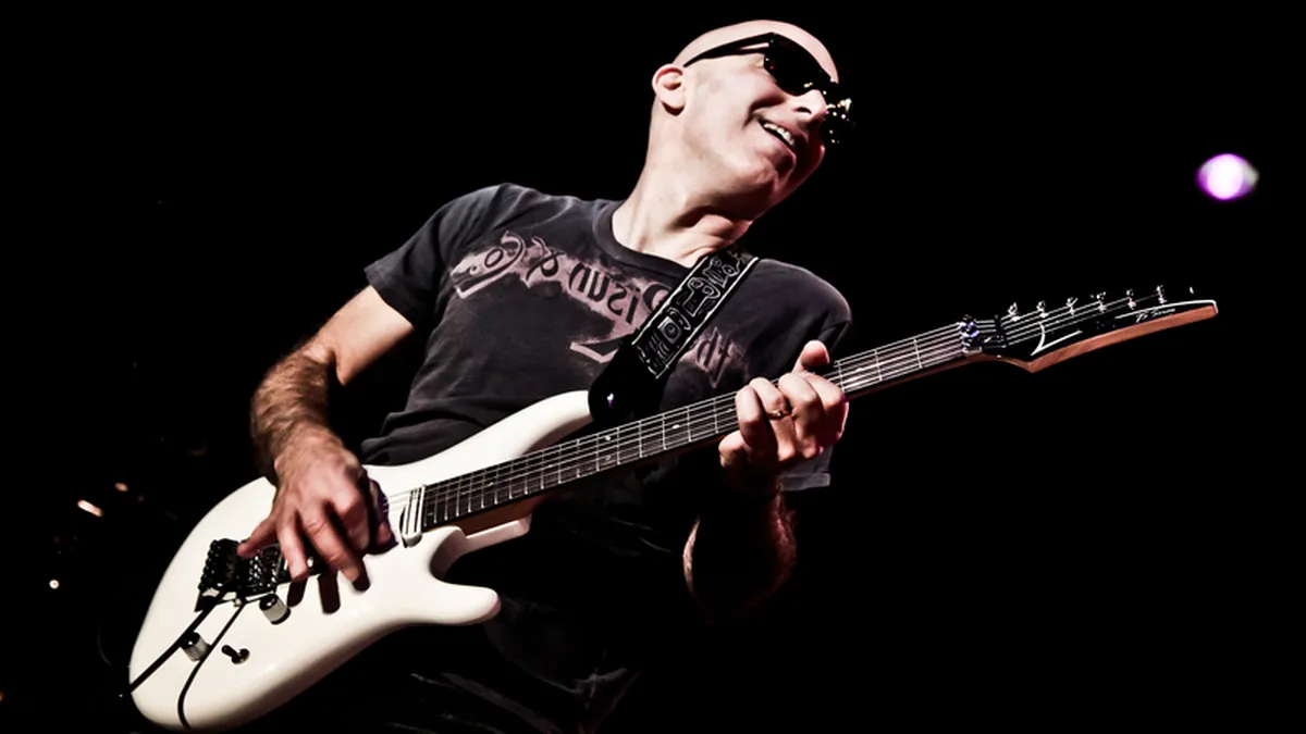 Chitaristul Joe Satriani, in premiera in Romania