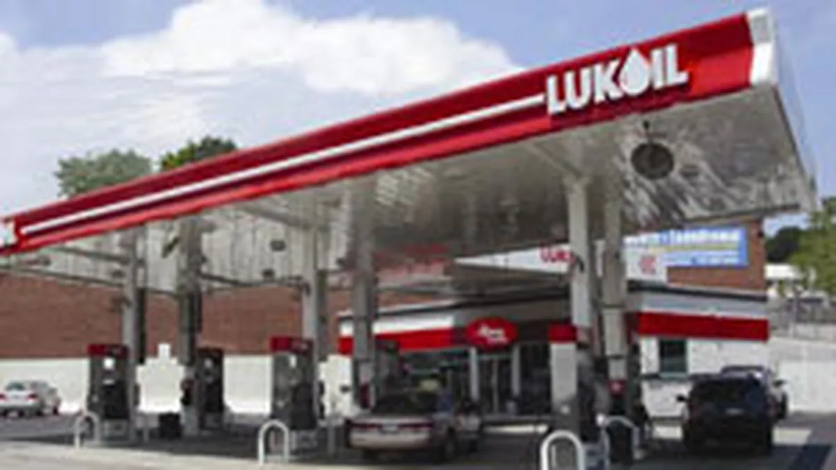 Prahova: Incendiu la Rafinaria Lukoil din Ploiesti