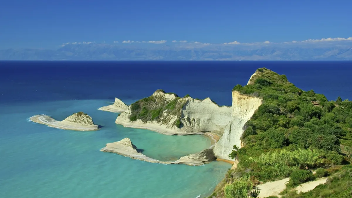 Grecia a concesionat pe 99 de ani 50 de hectare din insula Corfu