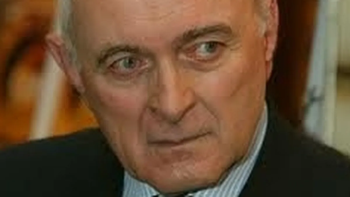 Vasilescu, BNR: Trebuie sa ne descurcam de acum incolo cu foarte putini bani