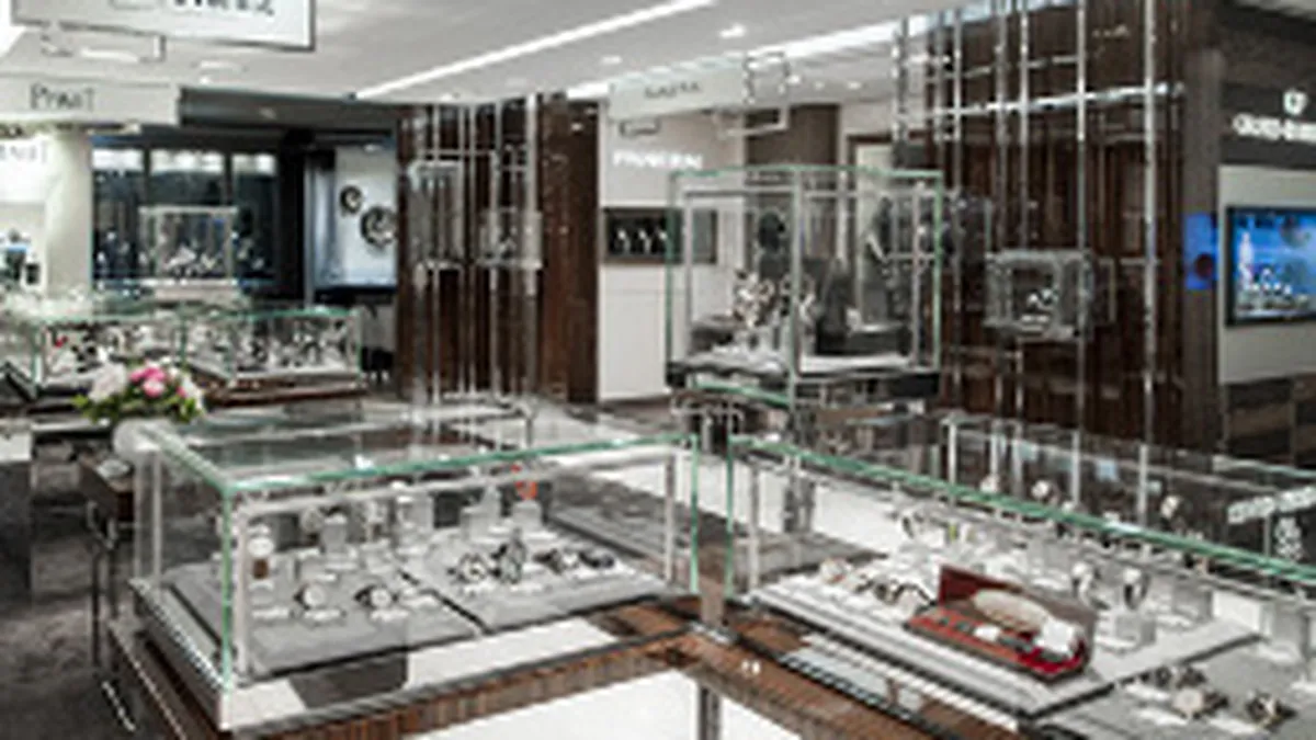 Un magazin de bijuterii din Paris a fost jefuit. Paguba este de milioane de euro