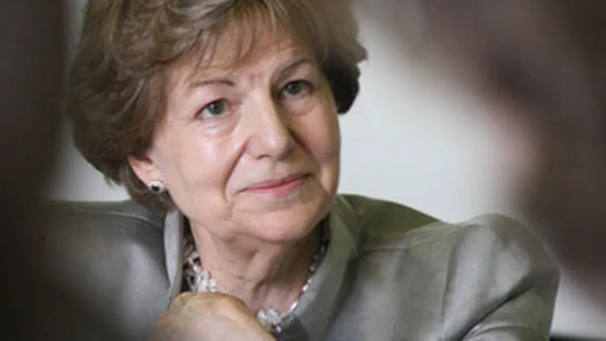 Emma Nicholson l-a vizitat pe Adrian Nastase la inchisoare