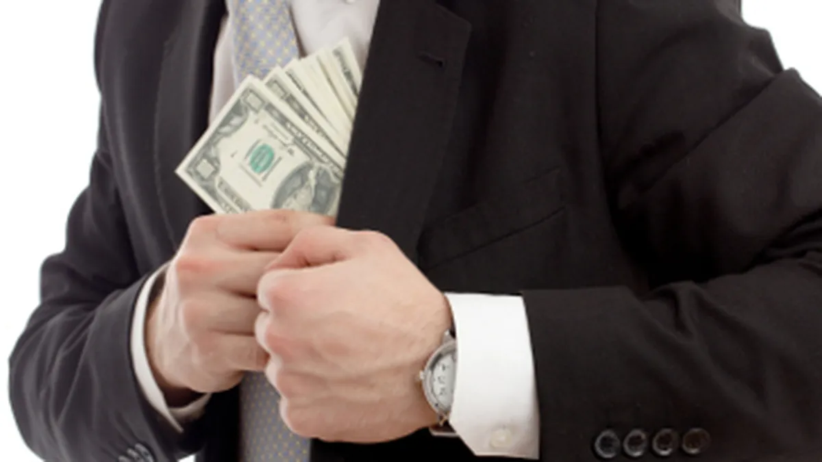 Romania, jungla financiara: Tepe legale de 2 mld. euro, cine mai rezista?