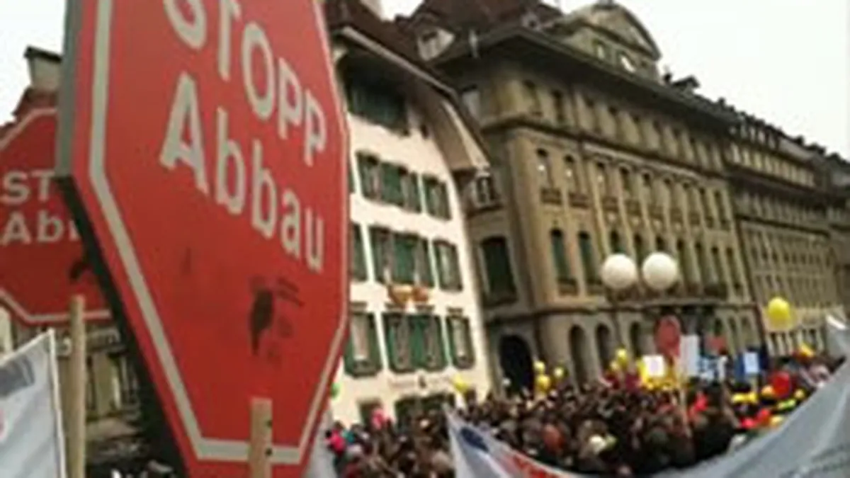 Elvetia: Aproximativ 20.000 de functionari publici au manifestat impotriva austeritatii
