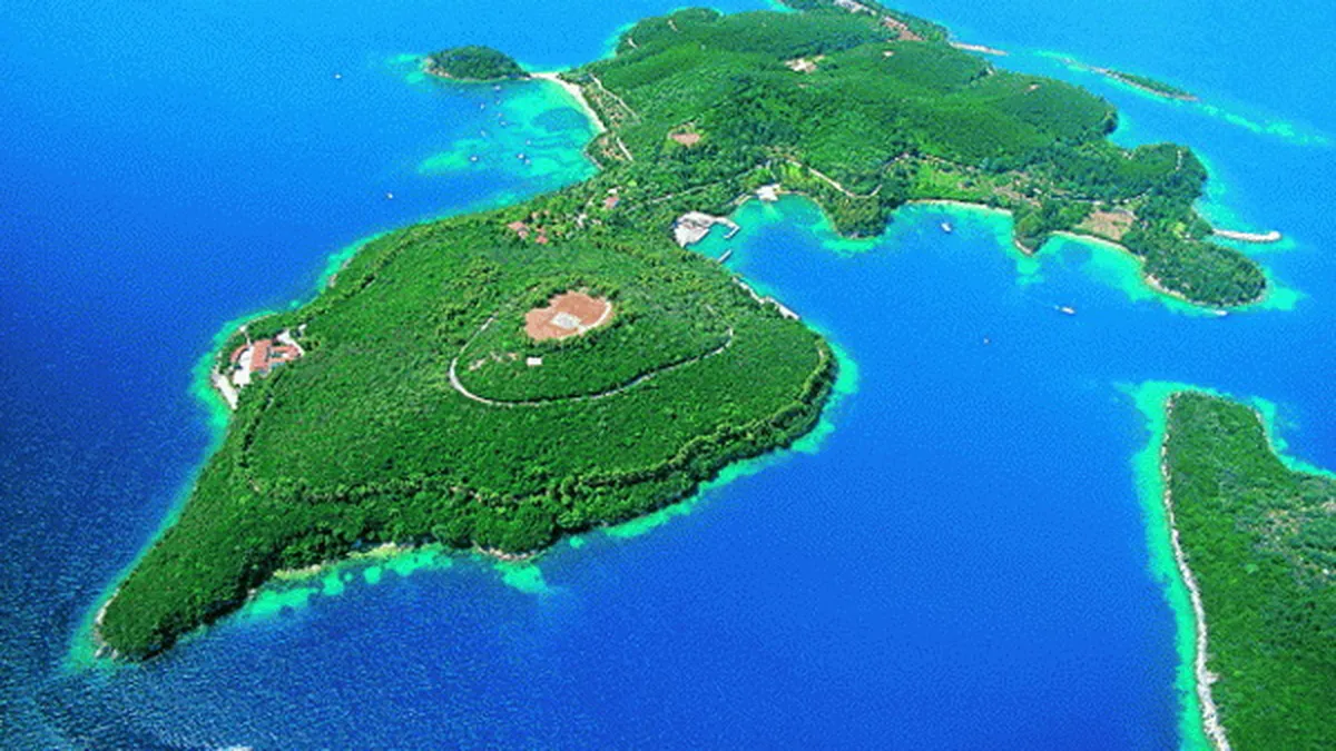 Mostenitoarea magnatului Aristotel Onassis vinde insula greceasca Skorpios unui miliardar rus