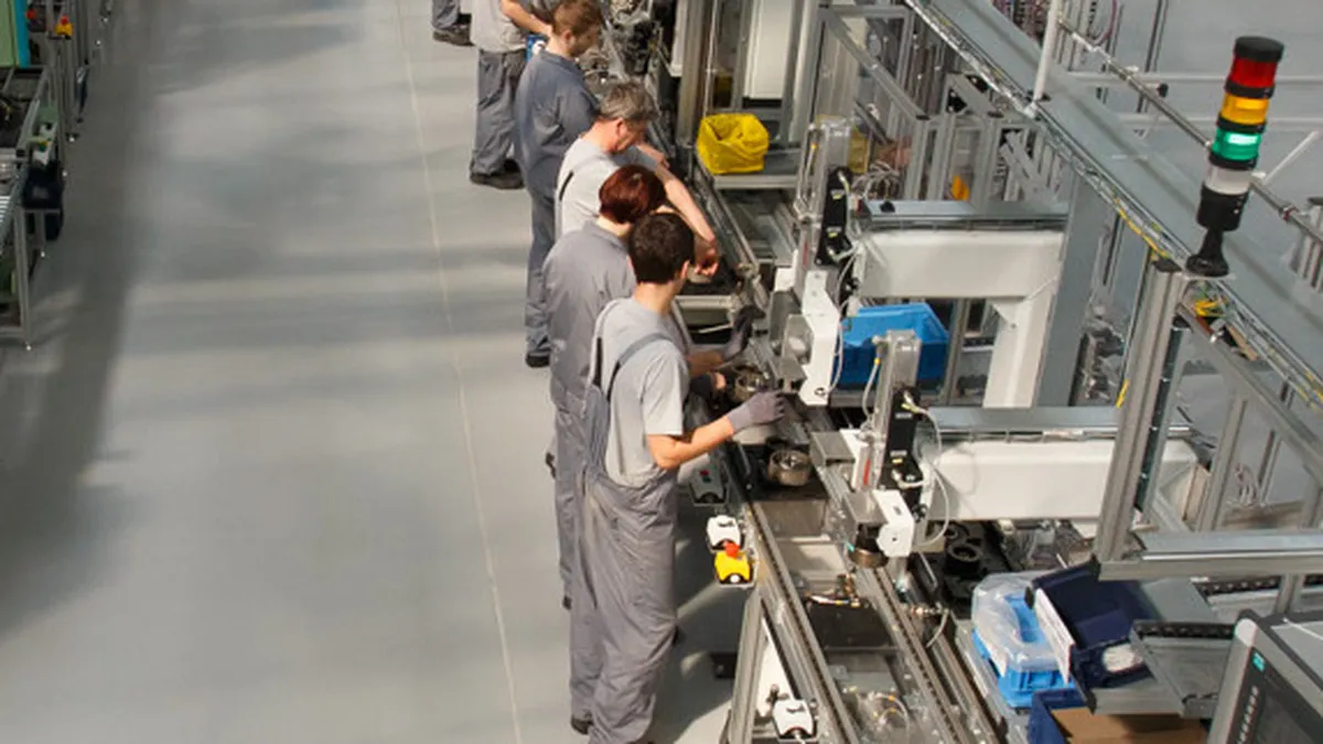 Nemtii de la Daimler investesc 300 mil. euro in Romania