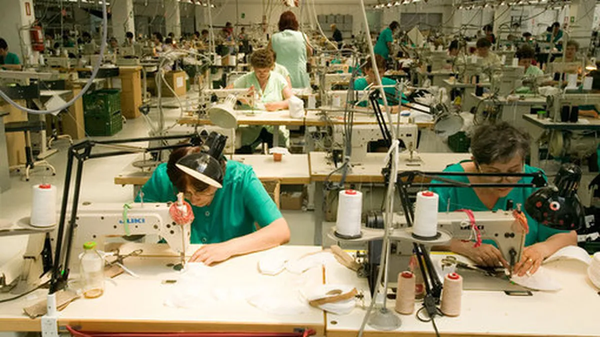 Angajatele unei fabrici de confectii din Calafat, intoxicate cu insecticid