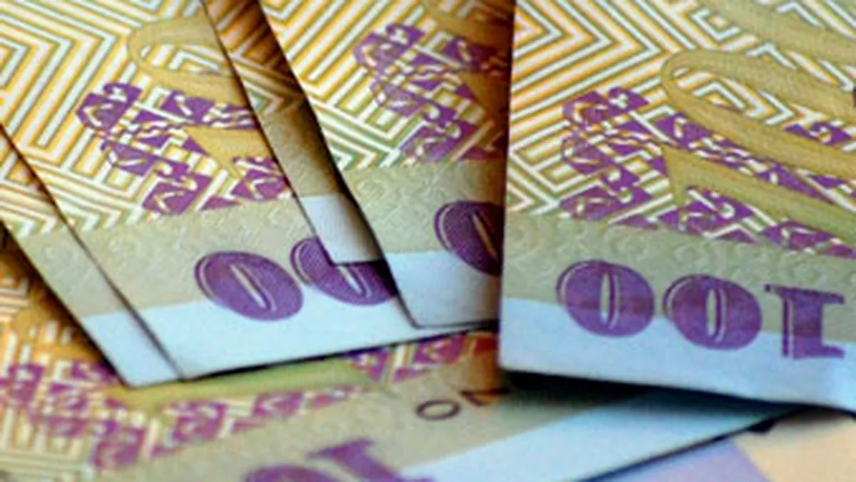 Angajat la minister cu salariu dublu fata de ministru