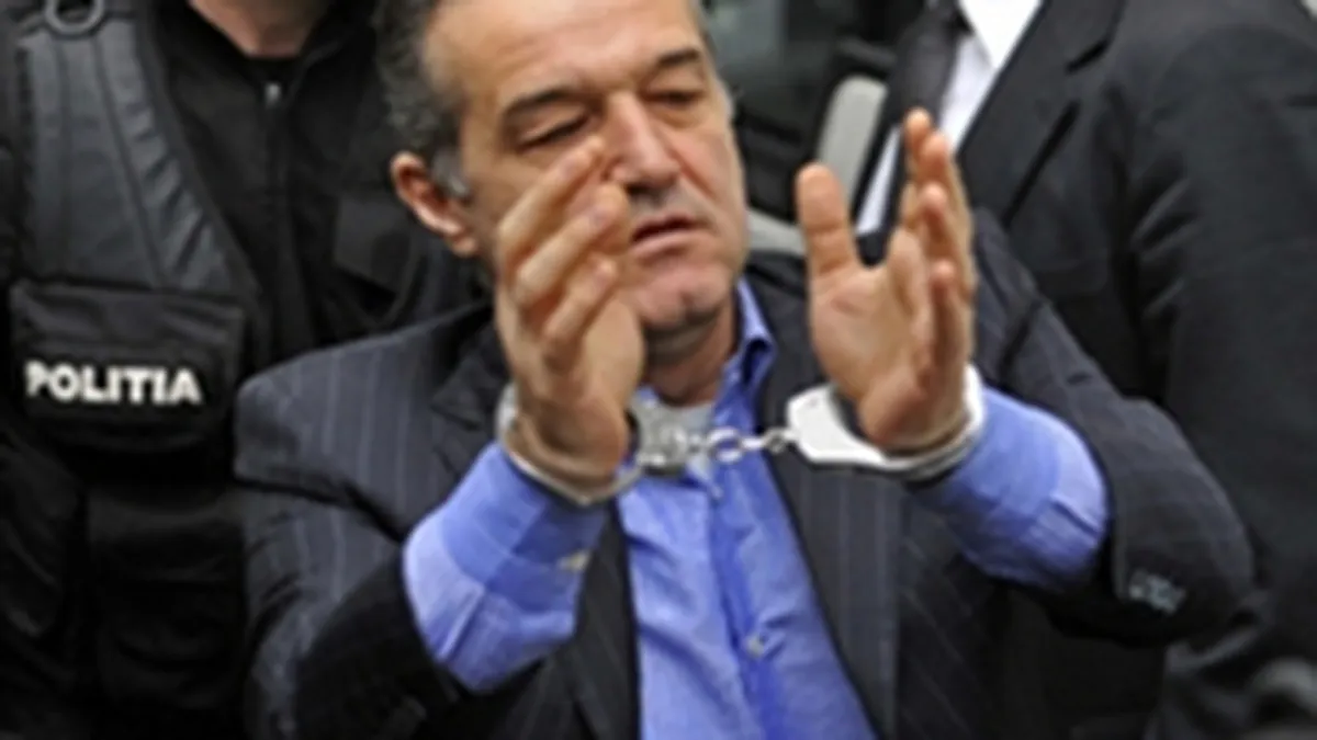 Becali si-a mandatat avocatul sa ceara gratierea din partea lui Basescu