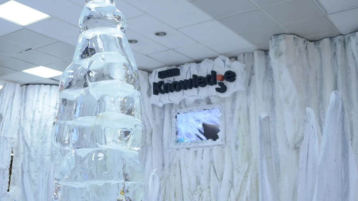 Expeditie polara la Universitate. Cum isi promoveaza BBC serialul despre Antarctica (Galerie Foto)