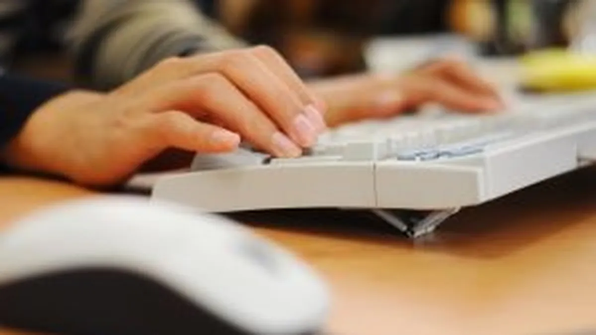 Cati romani nu stiu ca pot folosi servicii publice online