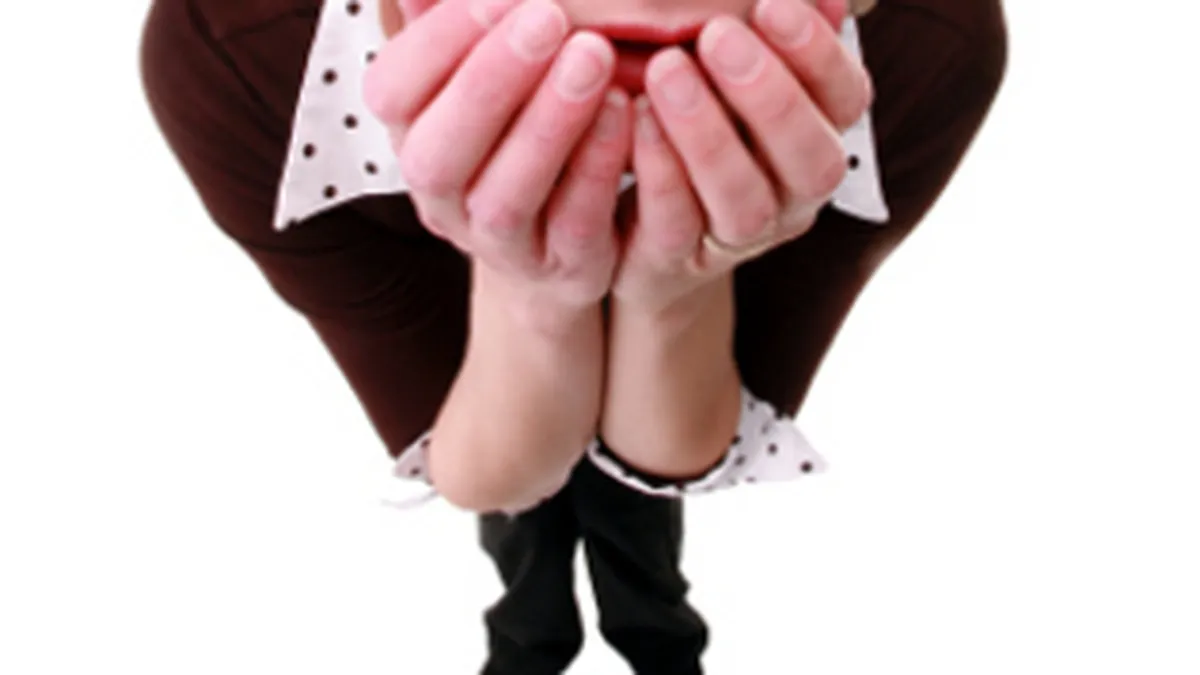 Numai 3% din romani se gandesc sa-si cumpere casa si 6% masina