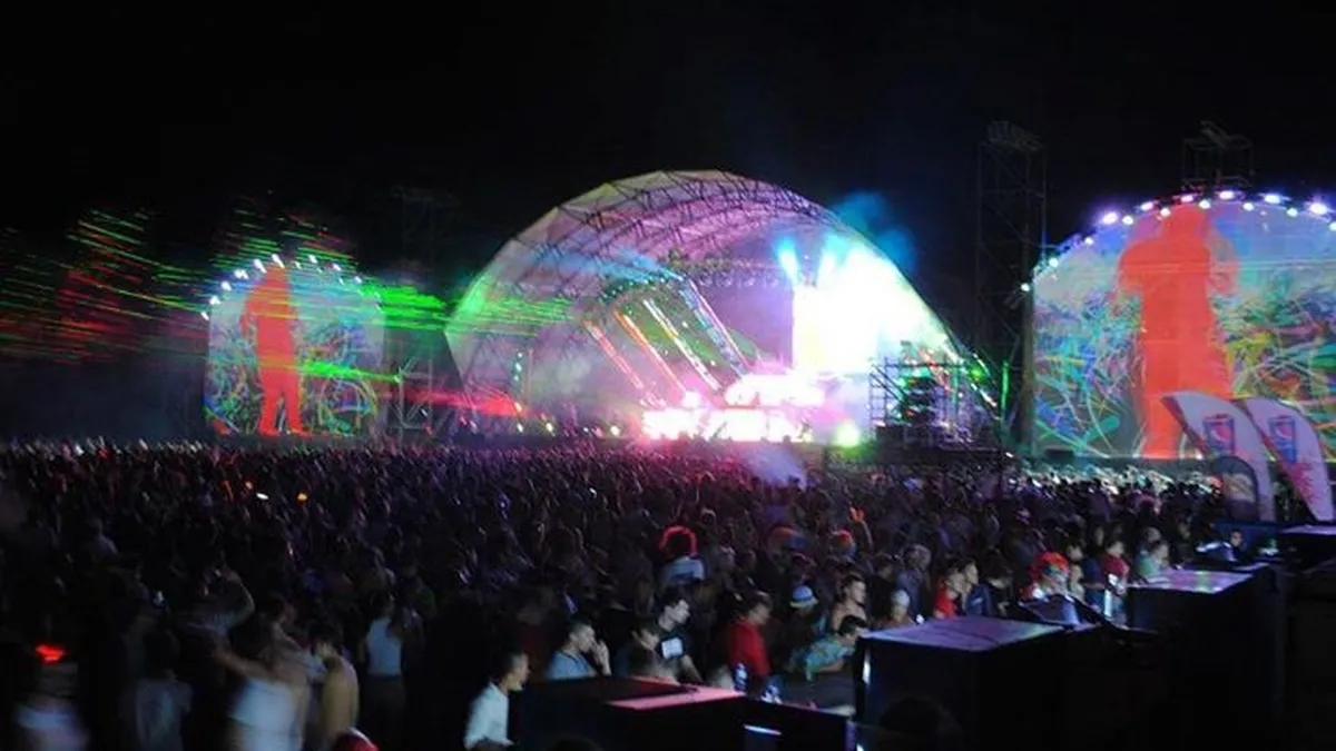 Liberty Parade 2013: Peste 50.000 de participanti