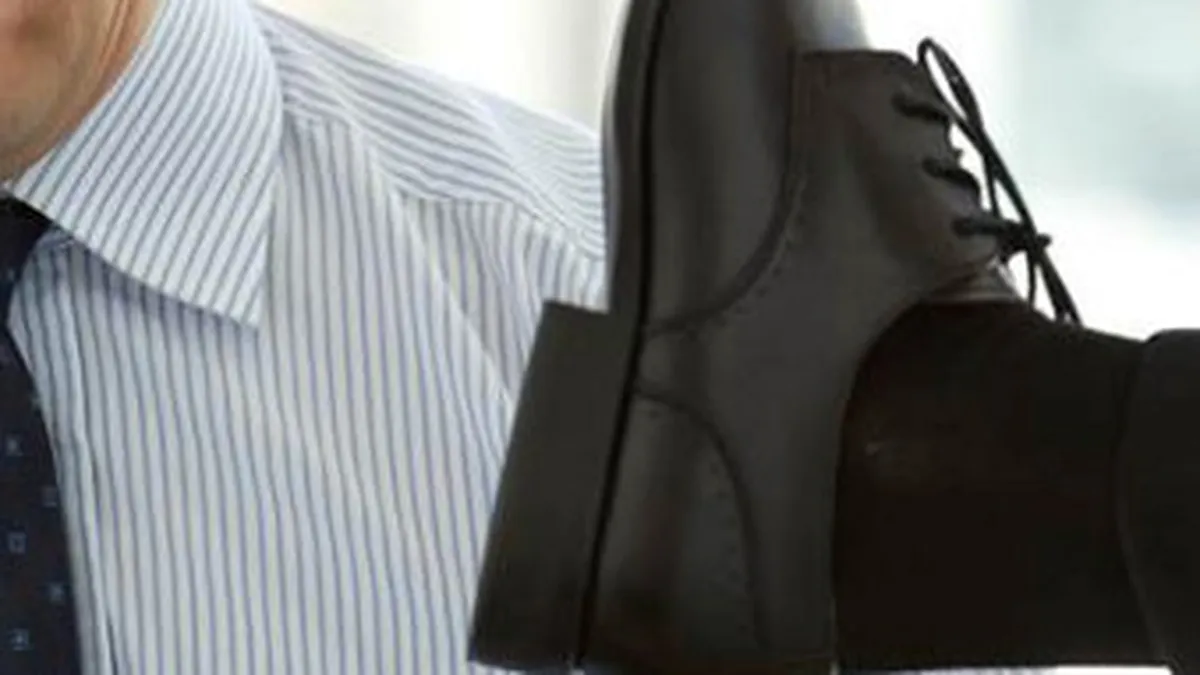 Panica printre bugetari! Cine sunt angajatii statului care vor fi dati afara