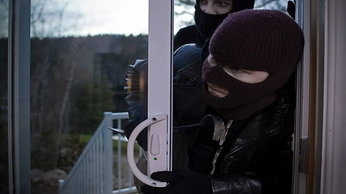 Ca in Vestul Salbatic! Hotii au inceput sa atace cladirile de birouri