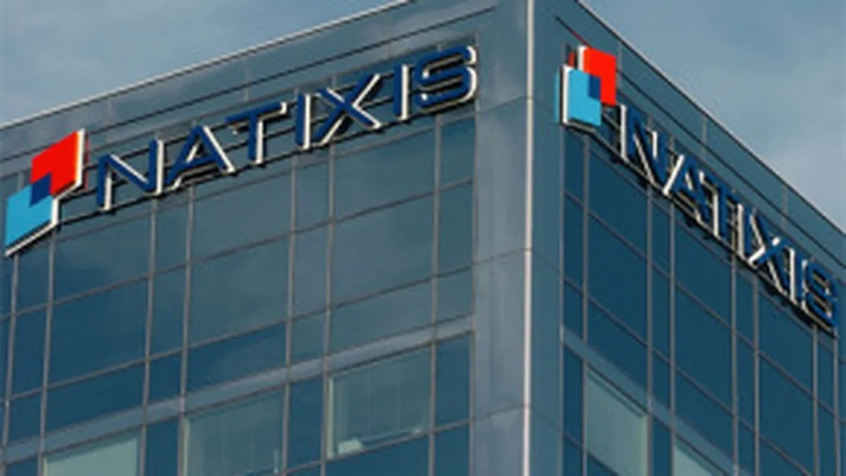 Natixis negociaza cu sindicatele concedierea a 700 de angajati