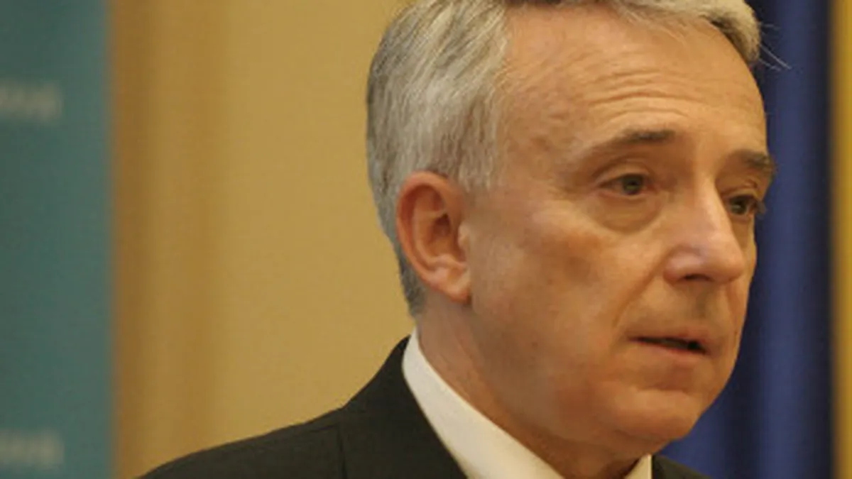 Isarescu spera ca ratele la creditele in lei vor scadea