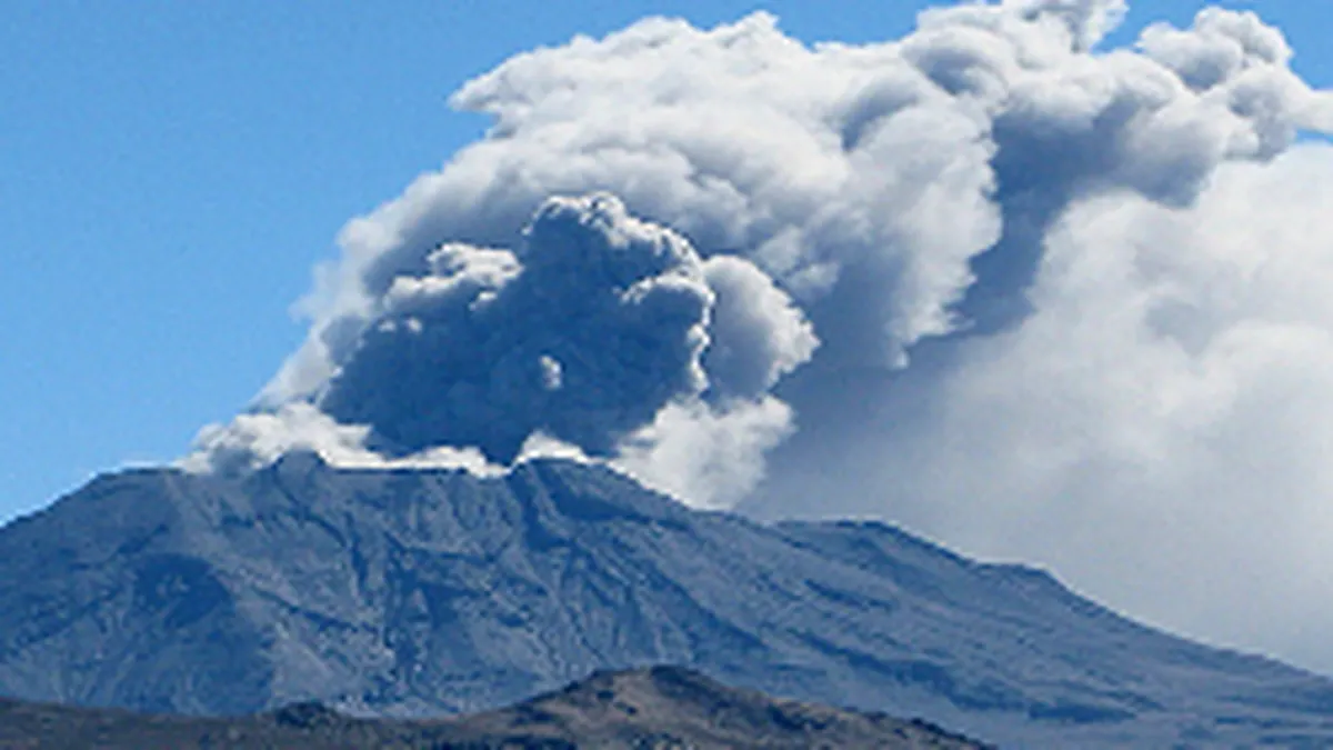 Stare de urgenta in Peru din cauza vulcanului Ubinas