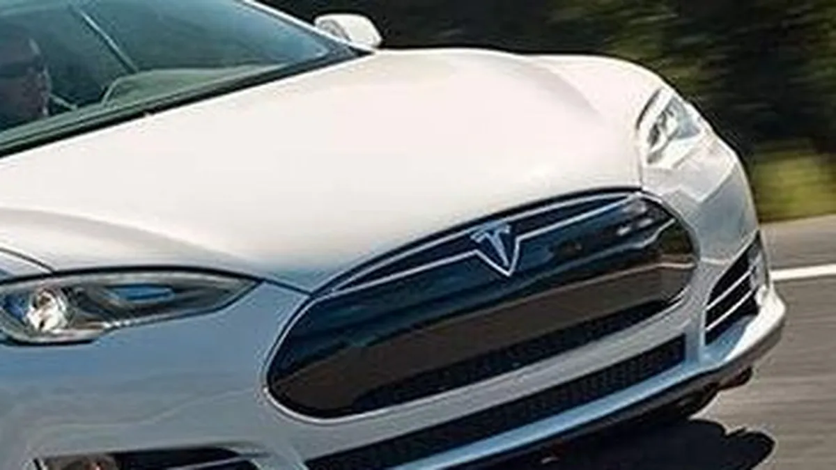 Tesla lucreaza la o masina care sa poata functiona pe pilot automat