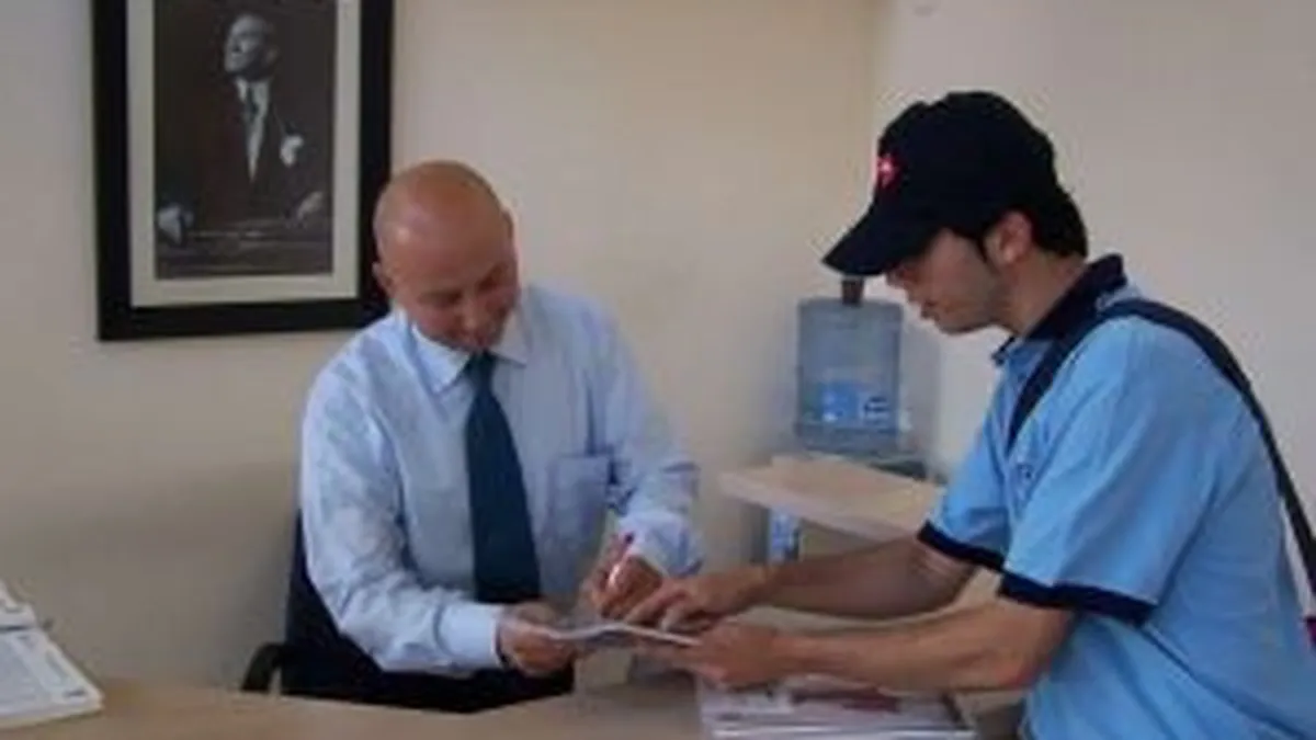 Din culisele agitate ale Black Friday: Cum se pregatesc curierii