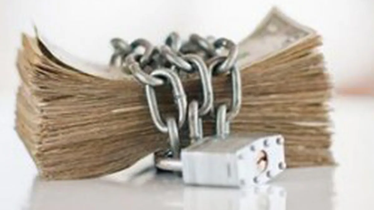 Prizonierii bancilor cu girul politicienilor. Cine ne mai protejeaza?