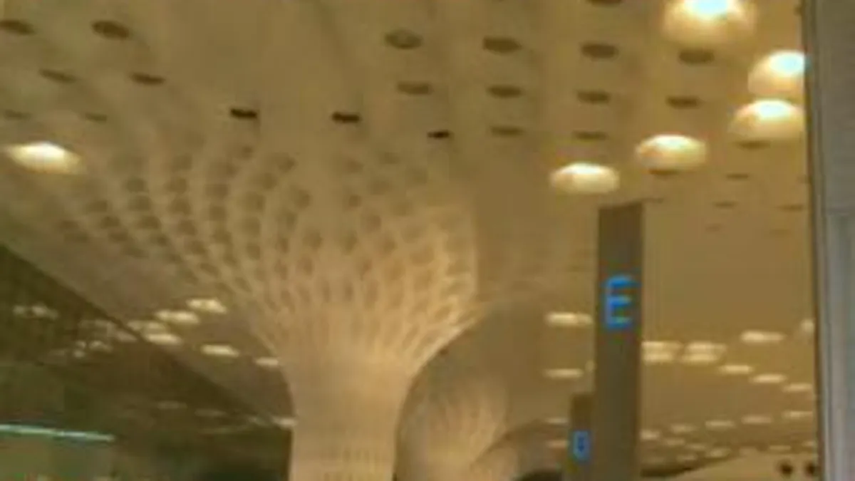 Paunul care danseaza. Cum arata cel mai nou terminal al aeroportului din Mumbai