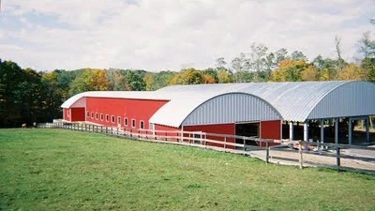 Francezii construiesc ferme la cheie pentru romani