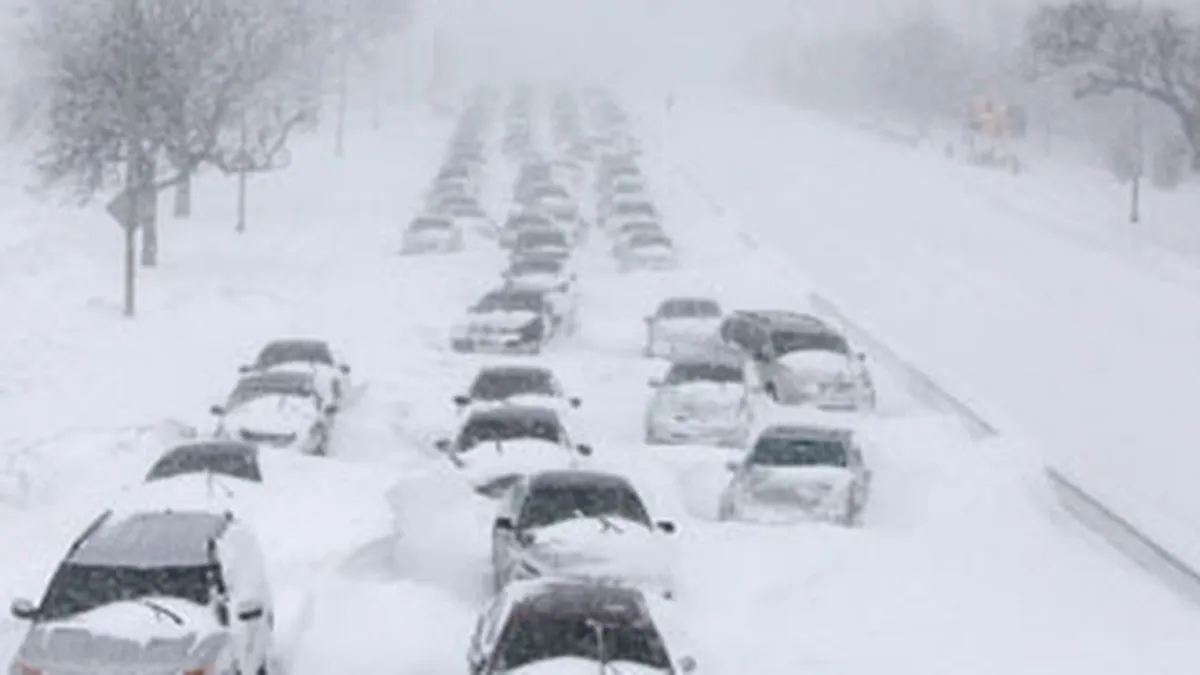 Iarna grea in SUA si Japonia: Oameni morti, zboruri anulate, pene de electricitate