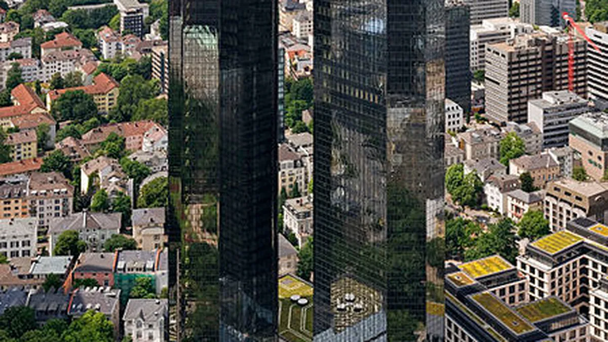 Familia regala din Qatar investeste 2 mld. euro in cea mai mare banca din Germania