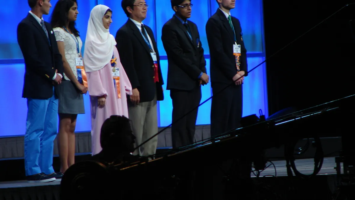 Un roman, castigator la cea mai mare competitie de stiinta si inginerie dedicata liceenilor. Vezi ce a inventat