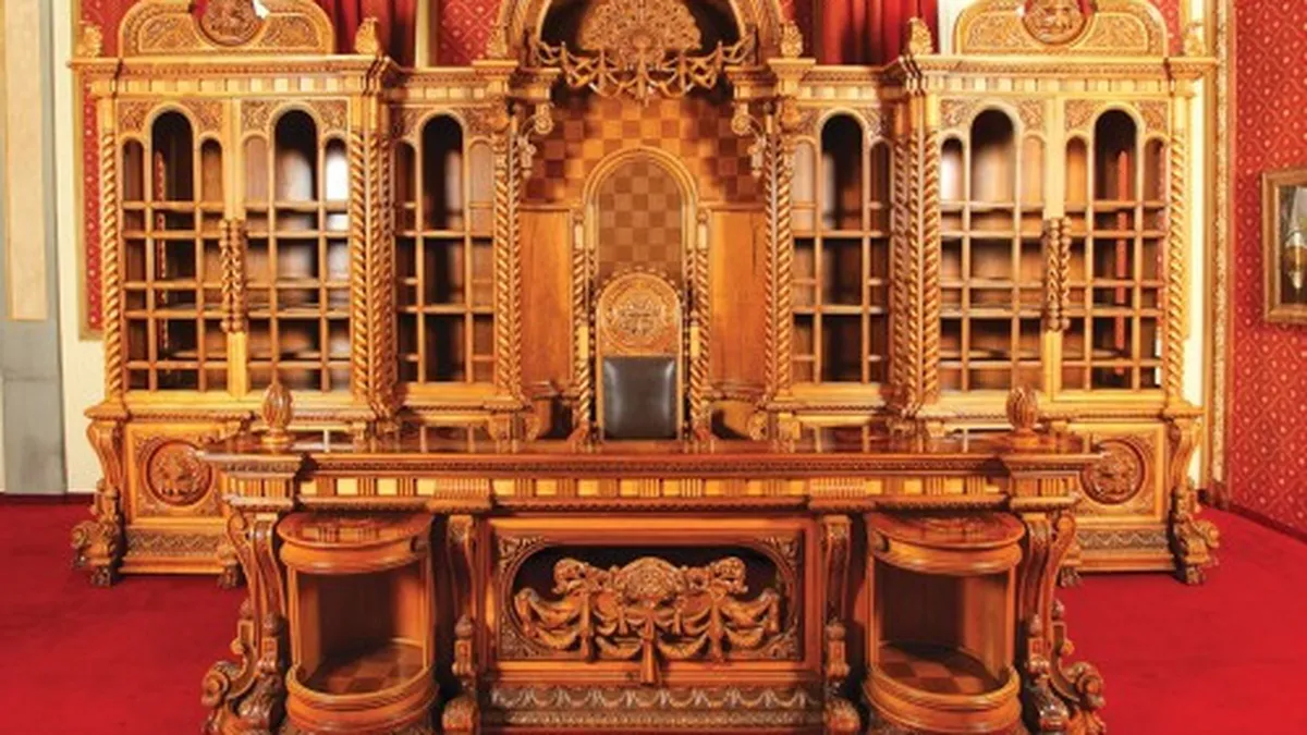 Biroul lui Ceausescu si stilioul lui Paunescu, scoase la licitatie. Care sunt preturile de pornire (Foto)