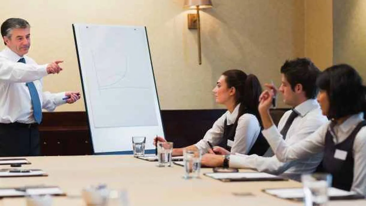 10 trucuri care te fac sa pari inteligent in timpul sedintelor de la birou